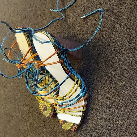 Shoes - Picture 2 of 4